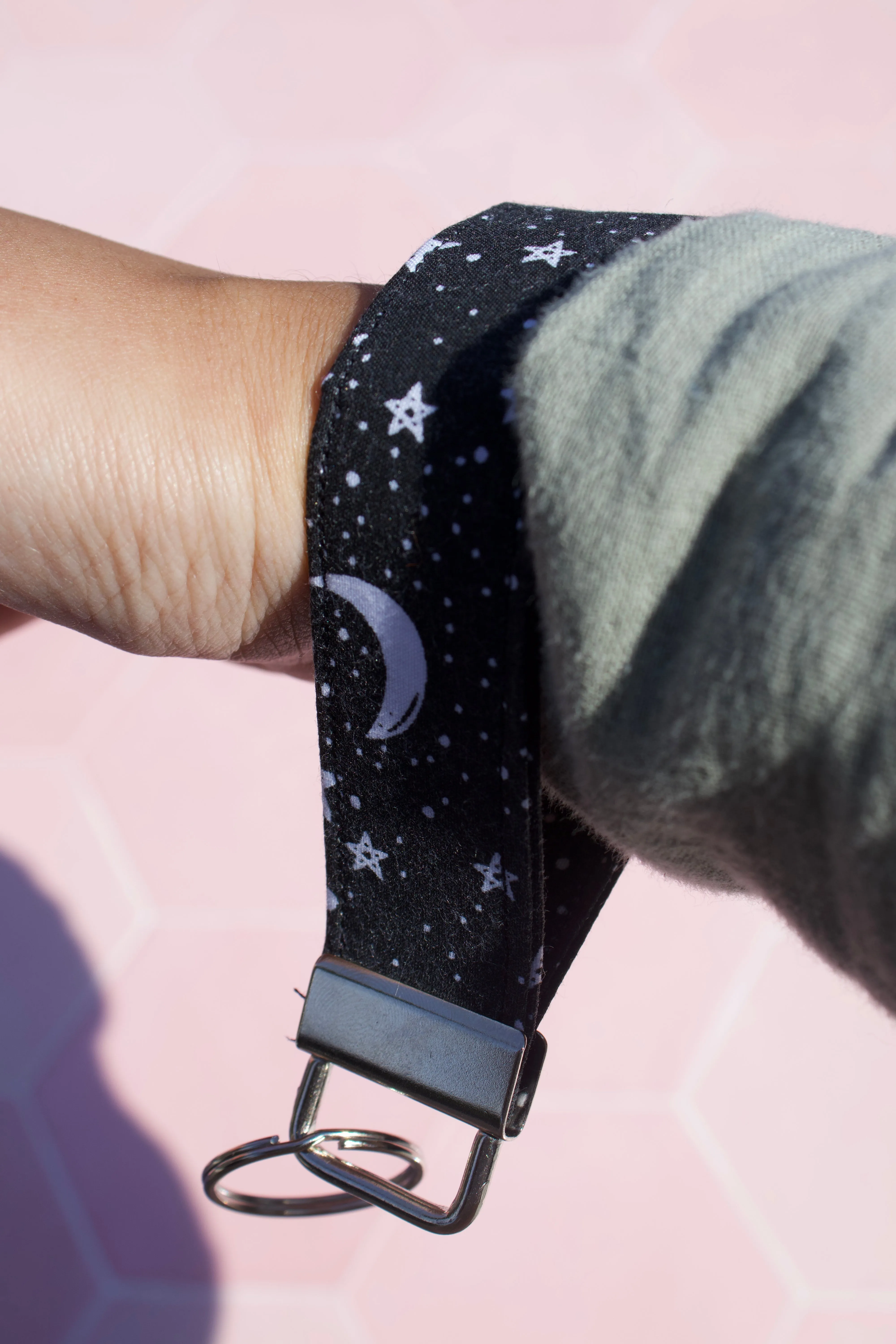 Black Starry Night Wristlet Keychain (small)